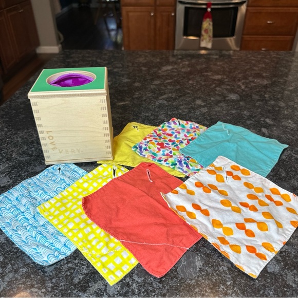 Lovevery Wooden Tissue Box Toy with Colorful Scarves - Picture 1 of 7